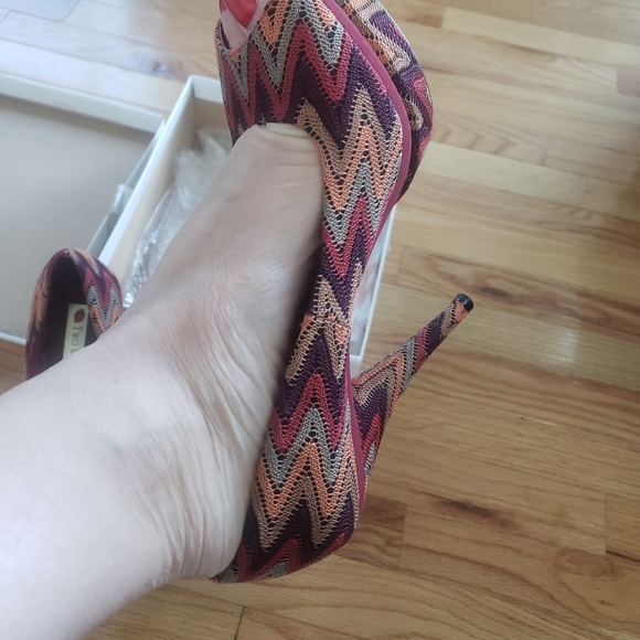 Two Lips peep toe platform shoes - Picture 5 of 5